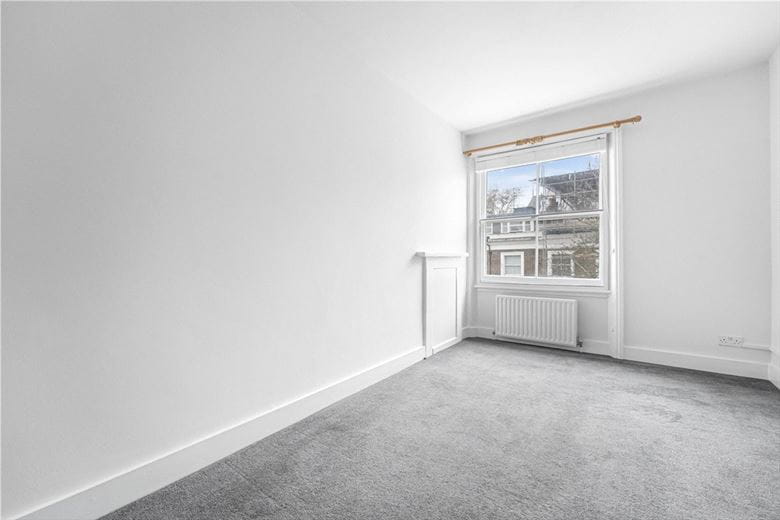 2 bedroom flat, Upper Addison Gardens, Holland Park W14 - Available