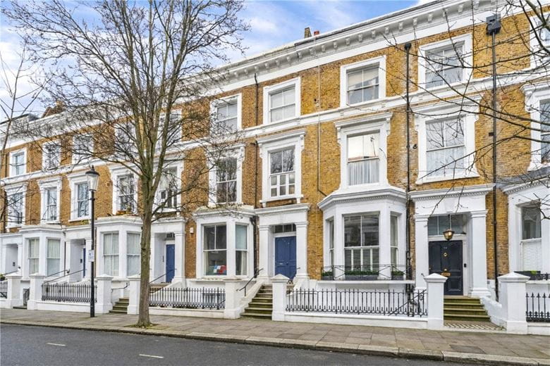 2 bedroom flat, Upper Addison Gardens, Holland Park W14 - Available