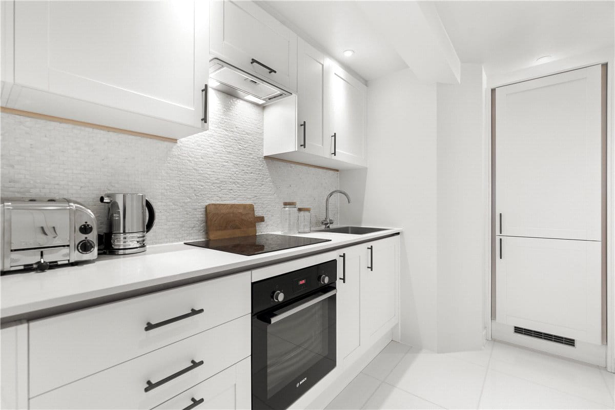 2 bedroom flat, Cadogan Square, Knightsbridge SW1X - Available