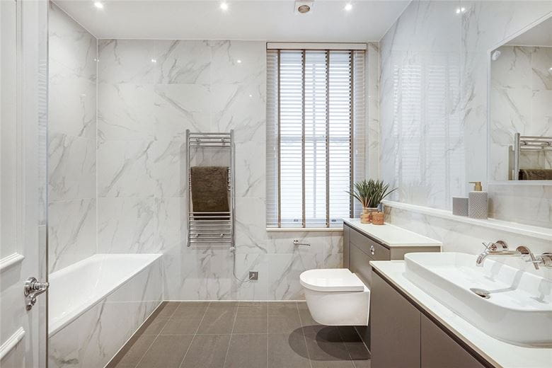 4 bedroom flat, Gloucester Road, South Kensington SW7 - Available