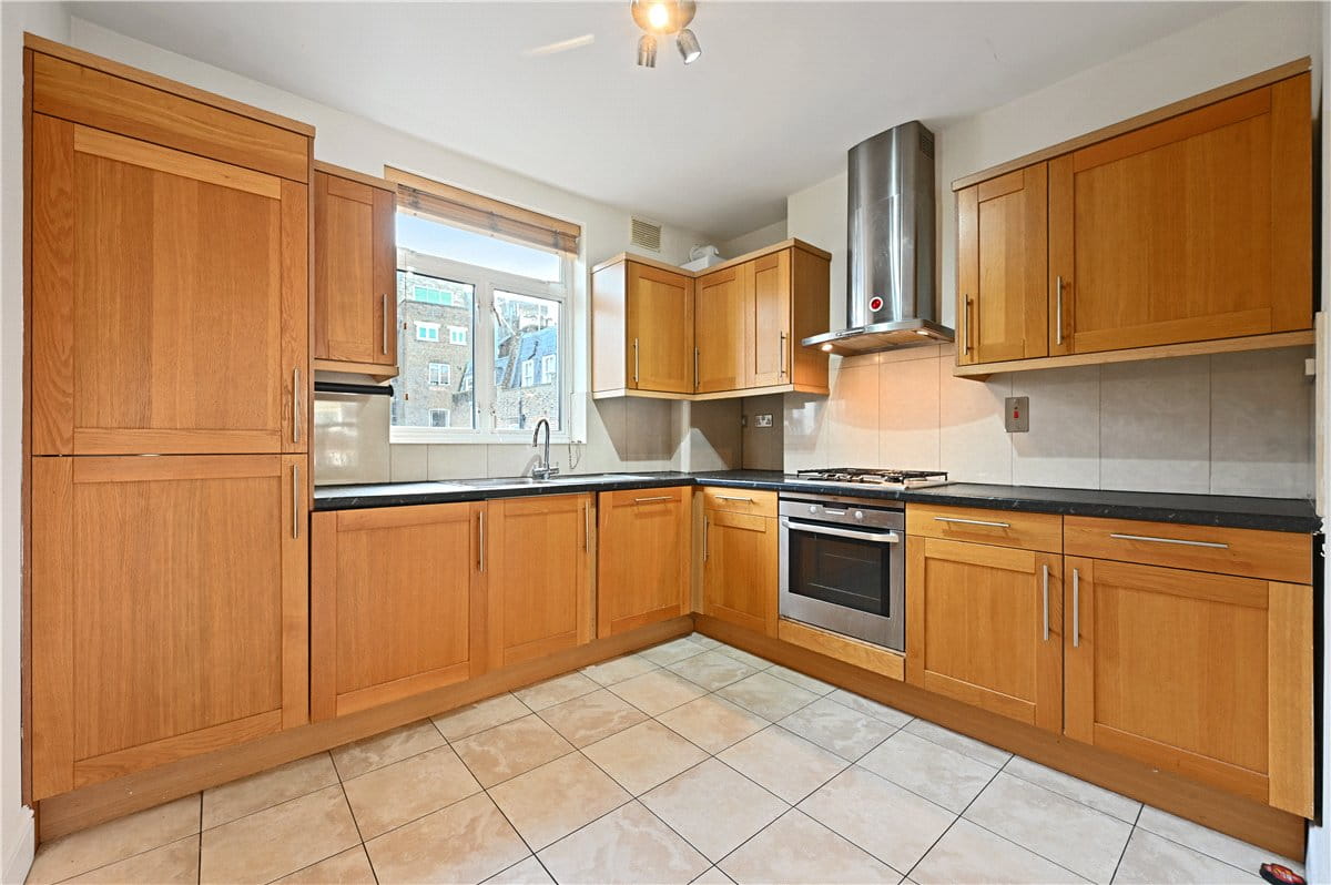 2 bedroom flat, Westbourne Park Road, Bayswater W2 - Available