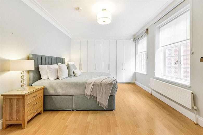 3 bedroom flat, Stafford Court, Kensington High Street W8 - Available