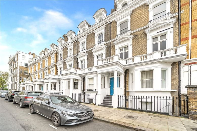 2 bedroom flat, Ladbroke Road, Holland Park W11 - Available