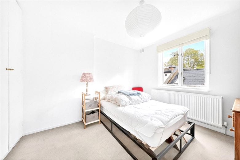 2 bedroom flat, Ladbroke Road, Holland Park W11 - Available