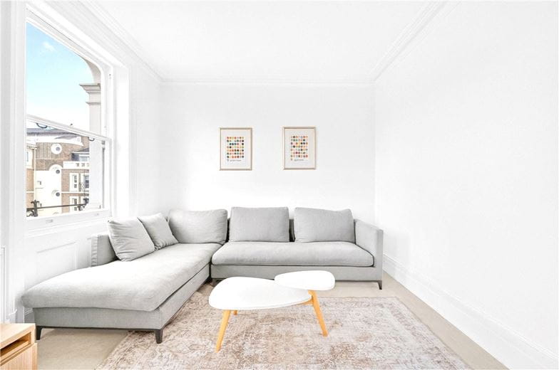 2 bedroom flat, Ladbroke Road, Holland Park W11 - Available