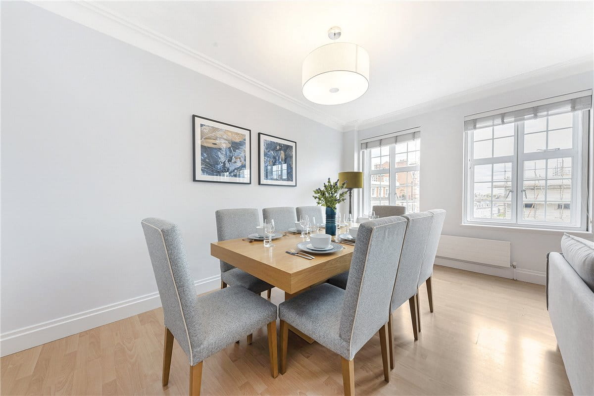 3 bedroom flat, Stafford Court, Kensington High Street W8 - Available