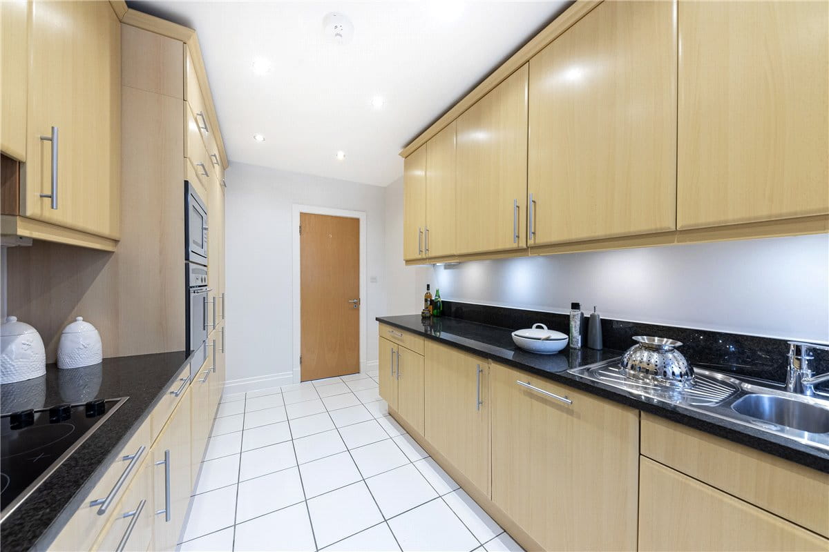 3 bedroom flat, Stafford Court, Kensington High Street W8 - Available
