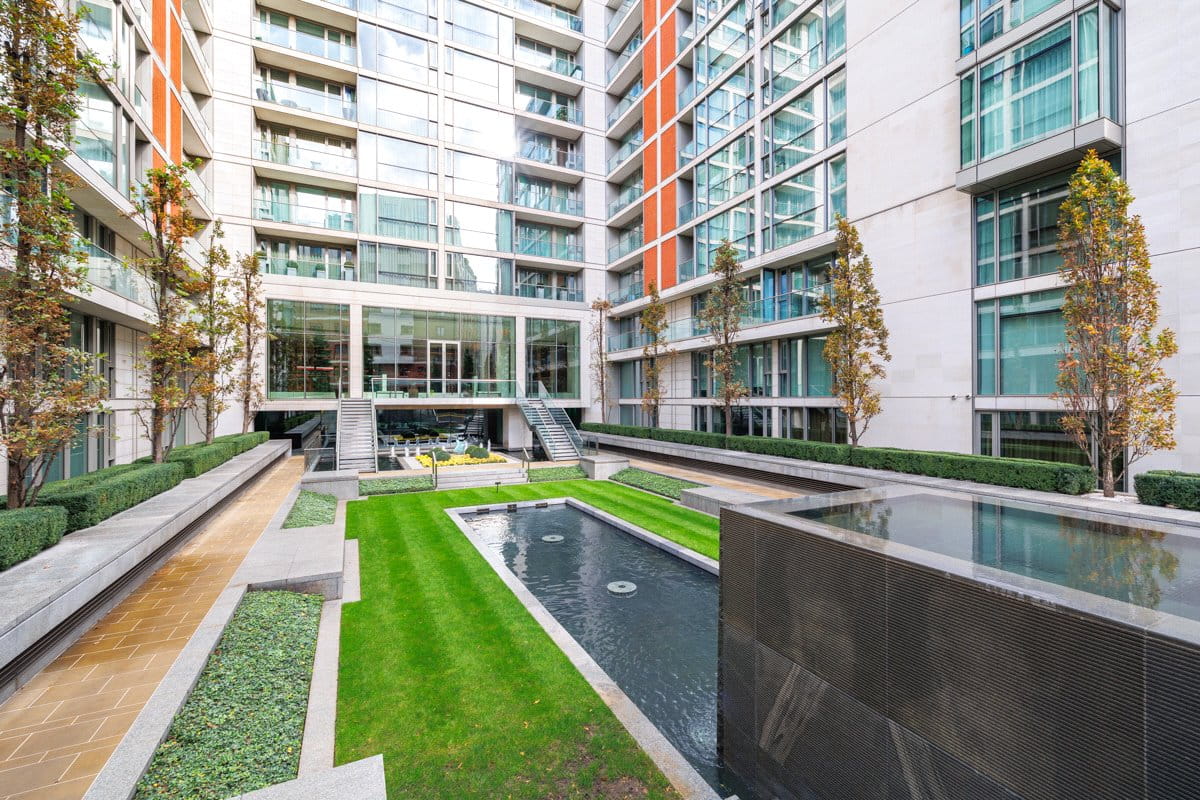 1 bedroom flat, Knightsbridge, Knightsbridge SW7 - Available