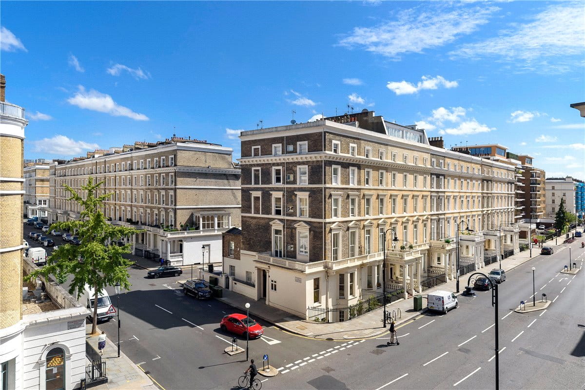 4 bedroom flat, St Georges Court, Gloucester Road SW7 - Available