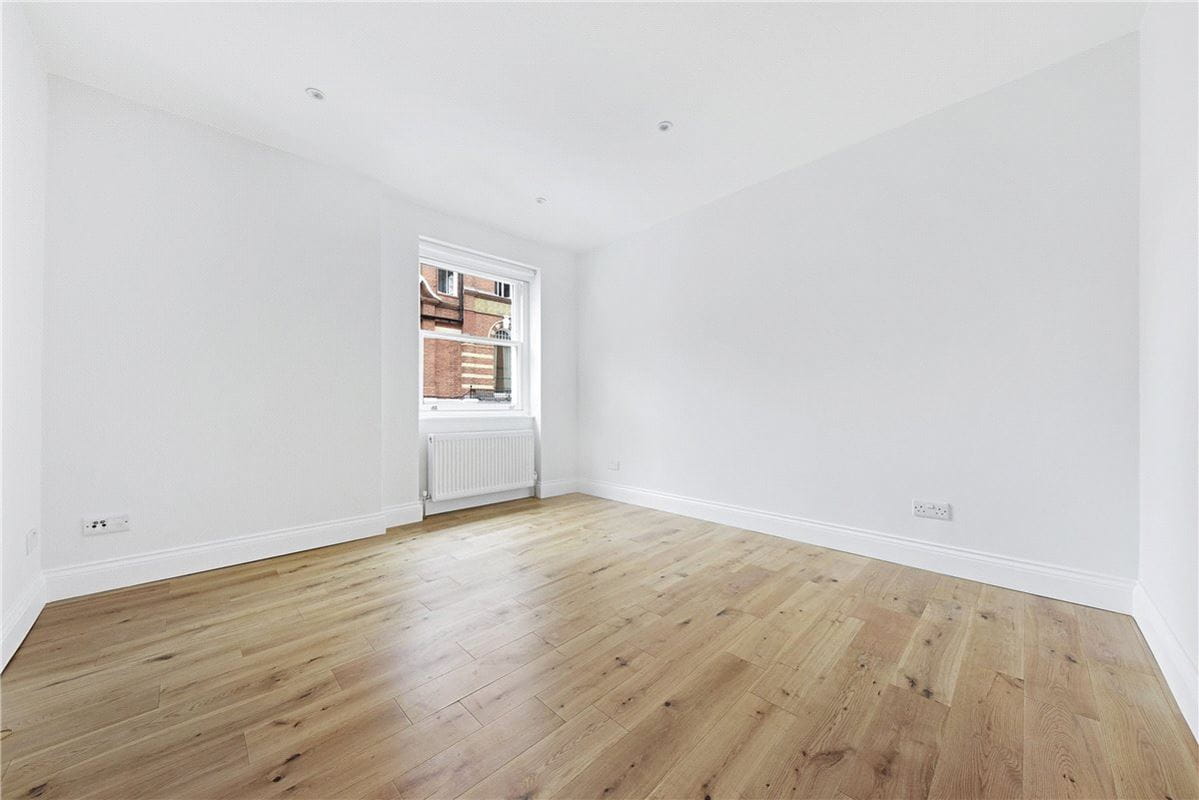 1 bedroom flat, 5 Egerton Terrace, Knightsbridge SW3 - Available