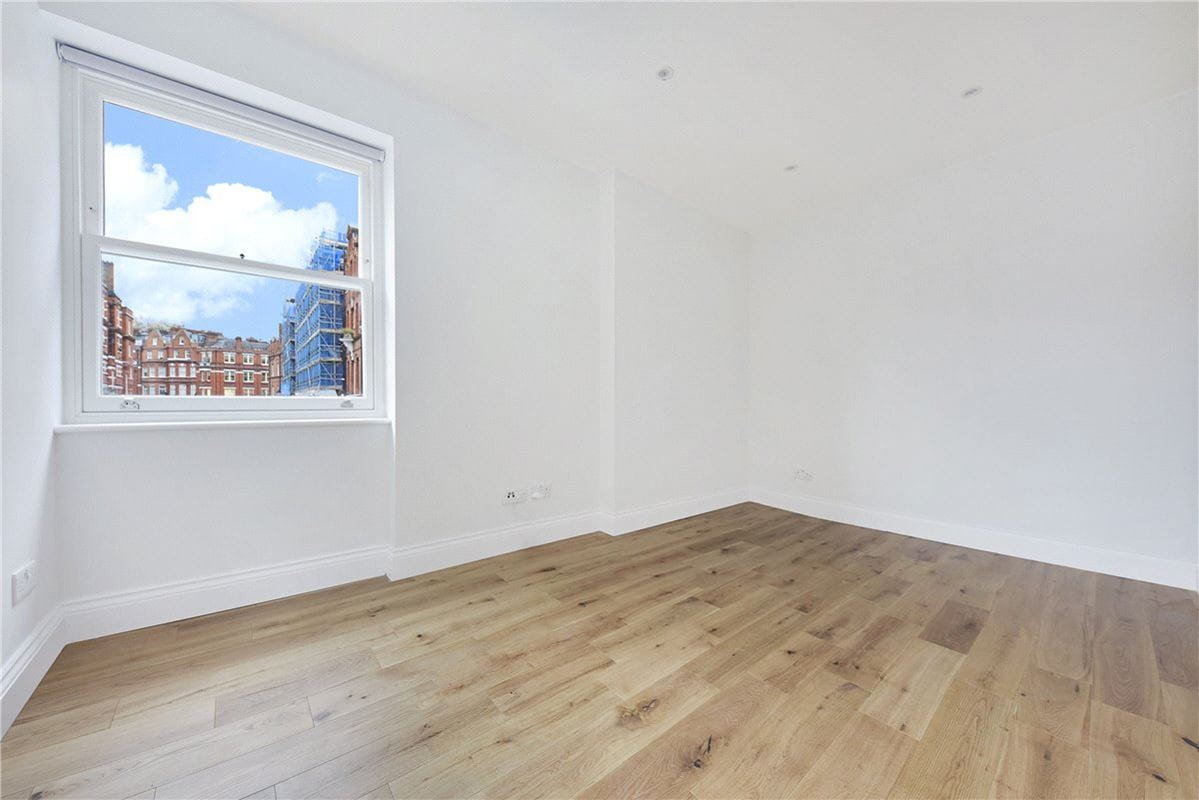 1 bedroom flat, 5 Egerton Terrace, Knightsbridge SW3 - Available