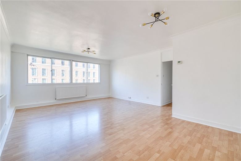 3 bedroom flat, Durrels House, 28-46 Warwick Gardens W14 - Available