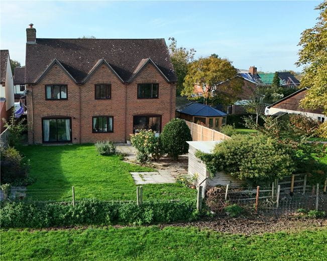 4 bedroom house, Matthews Close, All Cannings SN10 - Available