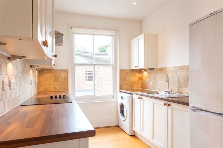 2 bedroom flat, River Street, Pewsey SN9