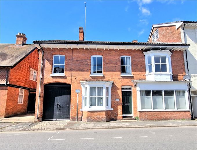 2 bedroom flat, River Street, Pewsey SN9