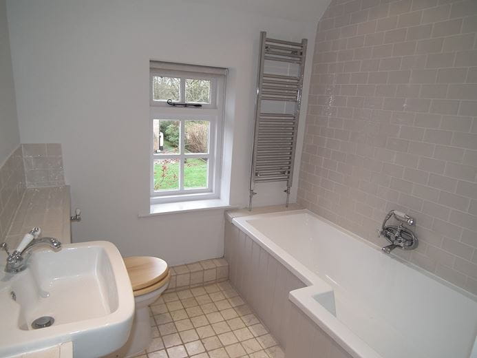 3 bedroom house, Manor Farm Cottages, Etchilhampton SN10