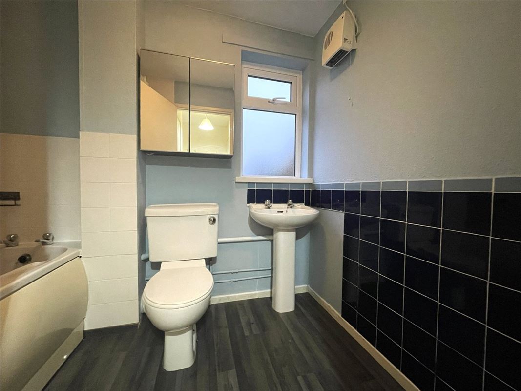 1 bedroom flat, Devizes, Wiltshire SN10 - Available