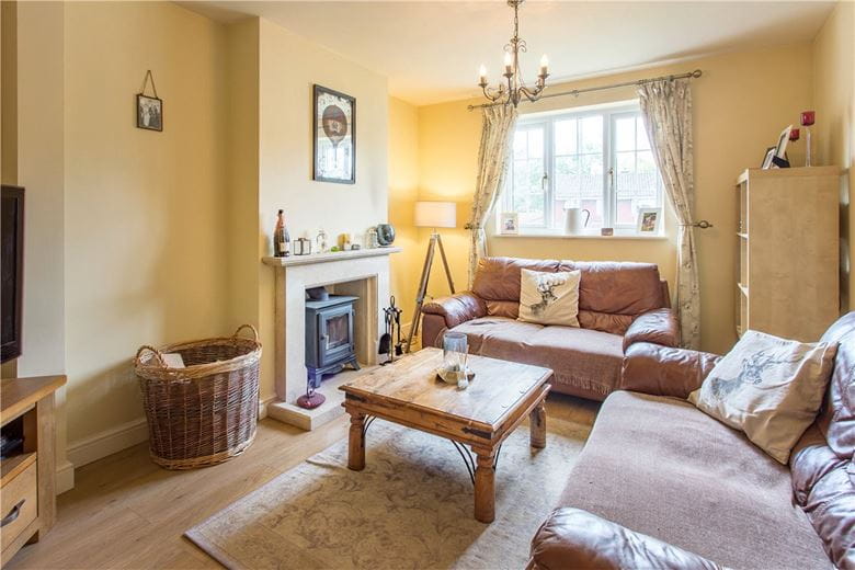 2 bedroom house, George Lane, Marlborough SN8 - Available