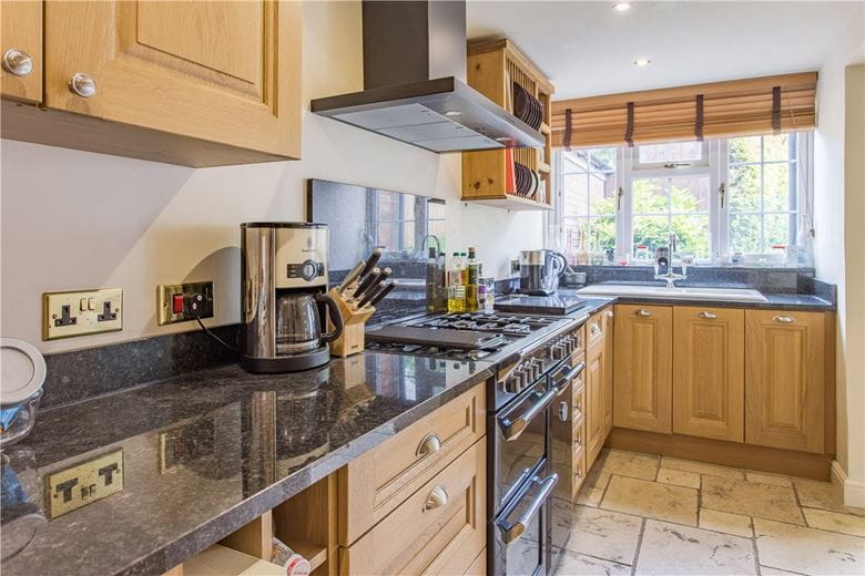 2 bedroom house, George Lane, Marlborough SN8 - Available