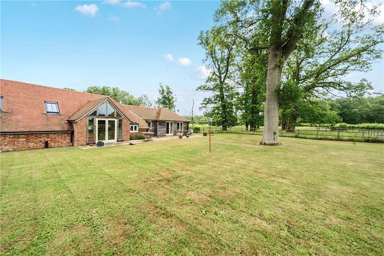 2 bedroom house, Stubwood Farm, Salisbury Road RG17 - Let Agreed