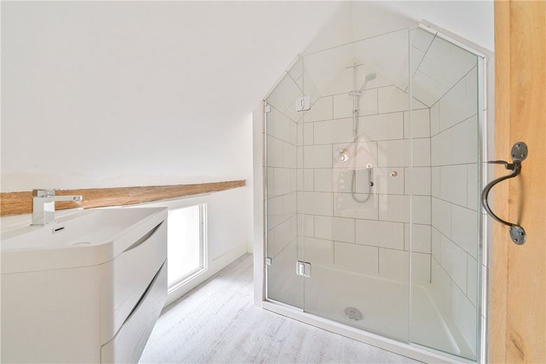 2 bedroom house, Stubwood Farm, Salisbury Road RG17