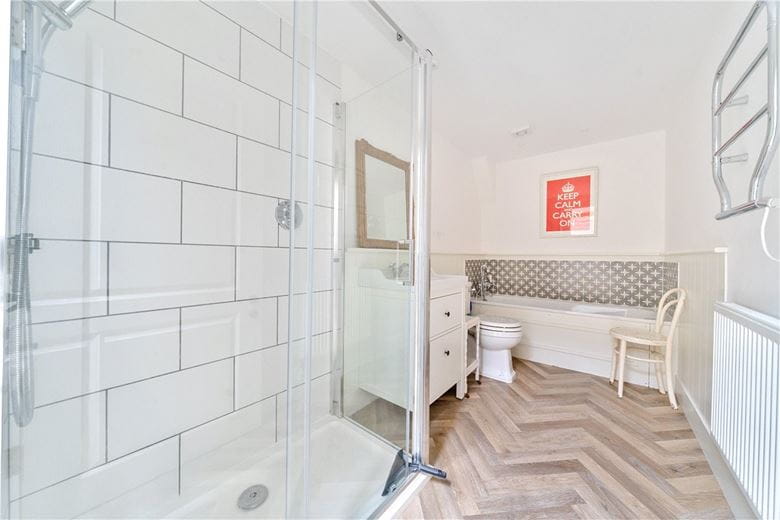 2 bedroom house, Stubwood Farm, Salisbury Road RG17