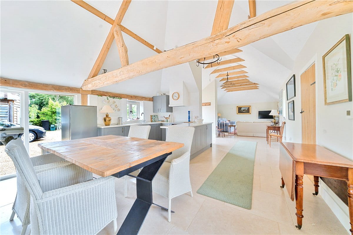 2 bedroom house, Stubwood Farm, Salisbury Road RG17