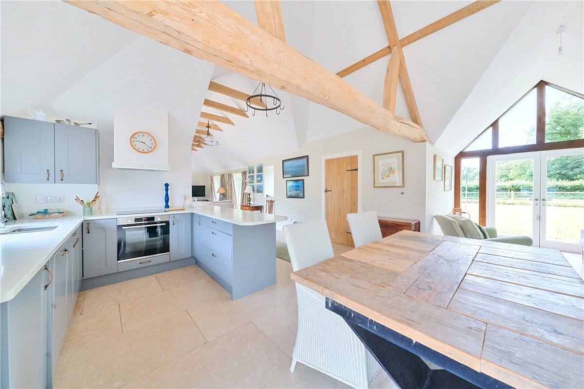 2 bedroom house, Stubwood Farm, Salisbury Road RG17