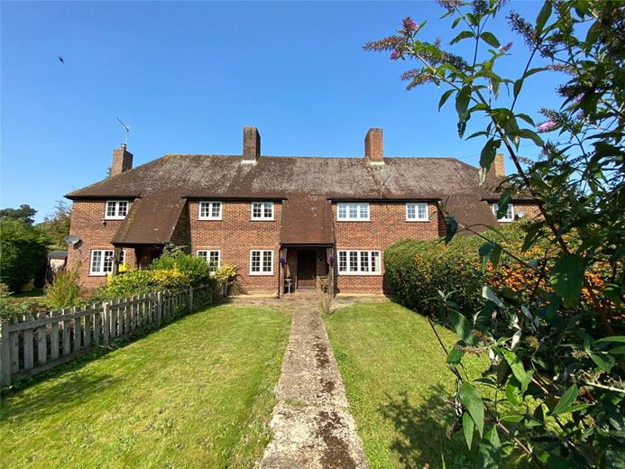3 bedroom cottage, New Cottages, Redenham SP11 - Available