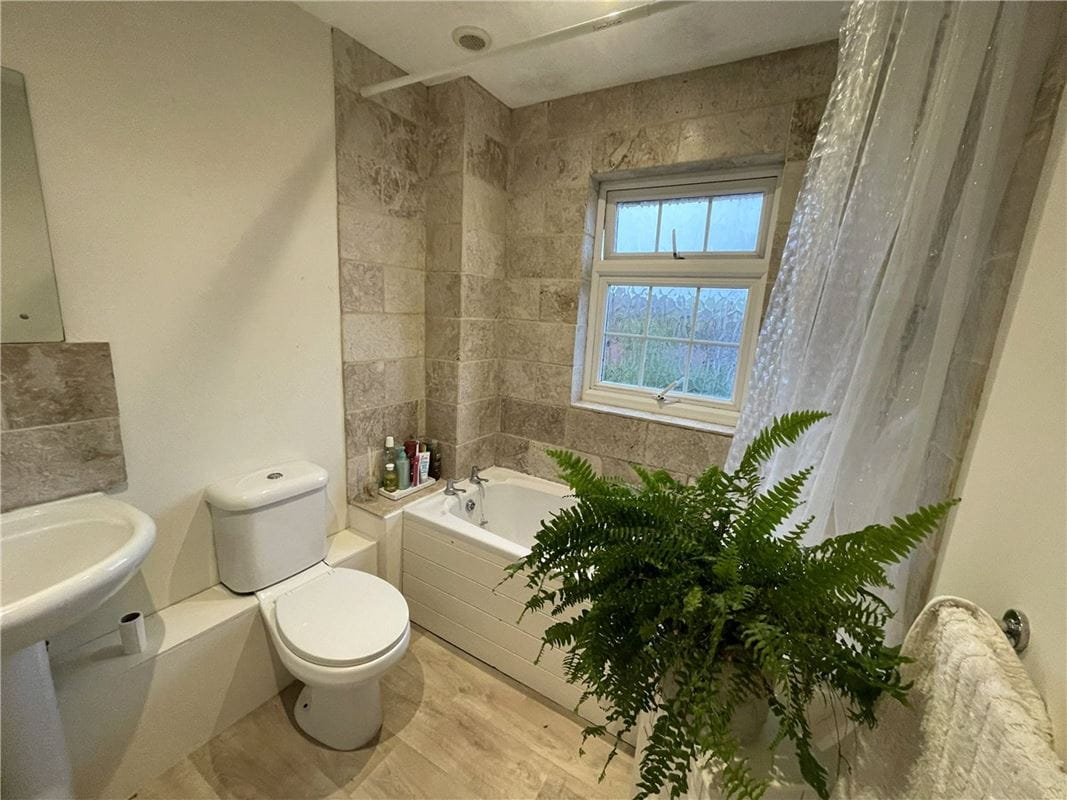 2 bedroom house, Aubrey Close, Marlborough SN8 - Available