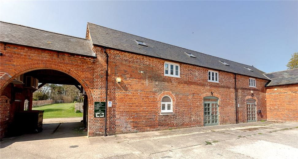  bedroom , Standen, Hungerford RG17 - Available