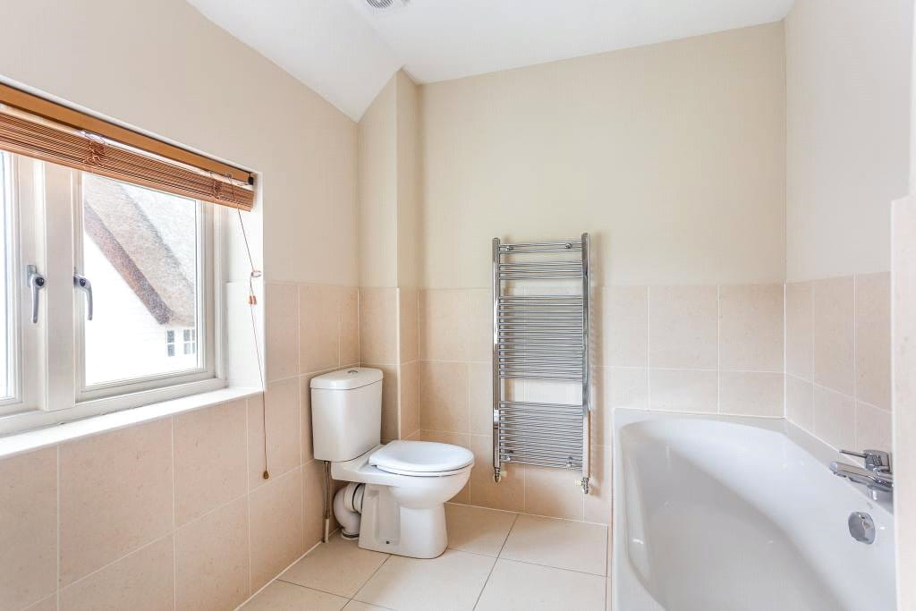 3 bedroom house, Pewsey Road, Rushall SN9