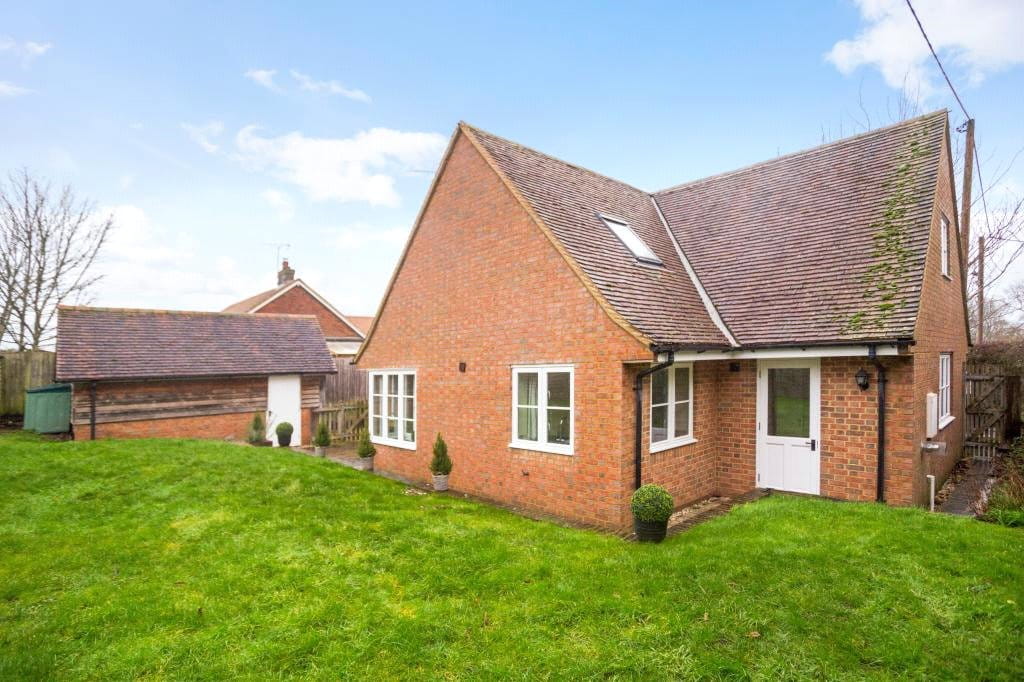3 bedroom house, Pewsey Road, Upavon SN9
