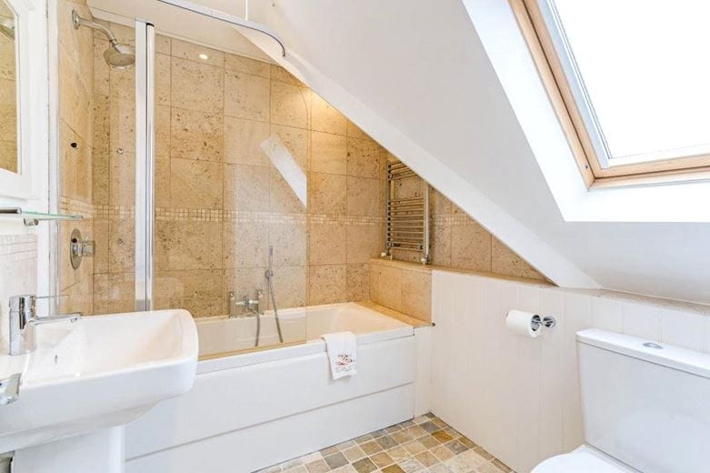 3 bedroom house, Pewsey Road, Upavon SN9