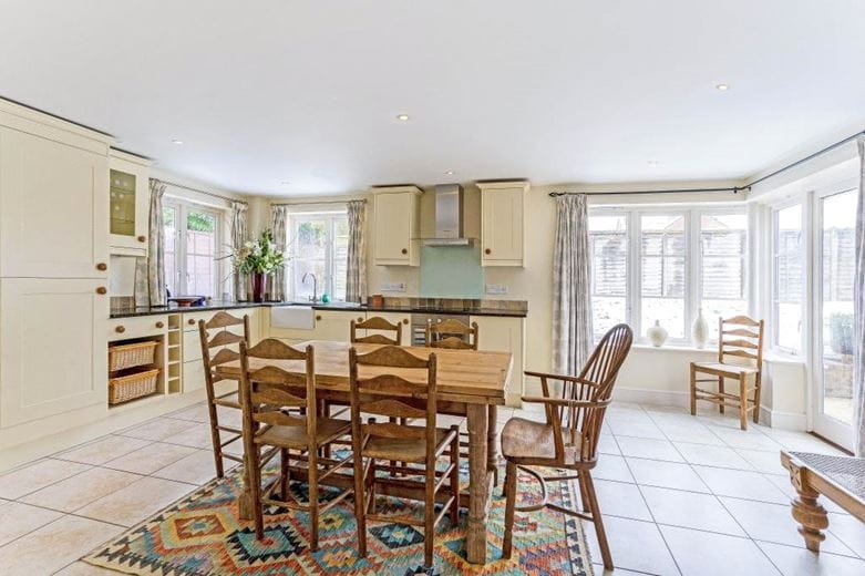 3 bedroom house, Pewsey Road, Upavon SN9