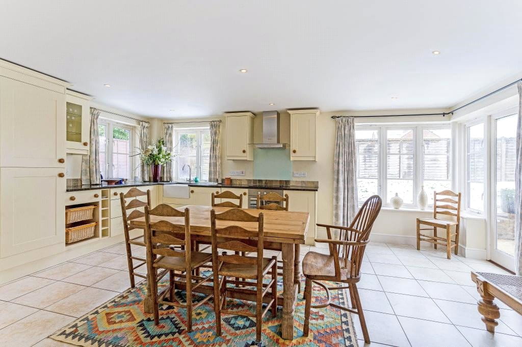 3 bedroom house, Pewsey Road, Upavon SN9
