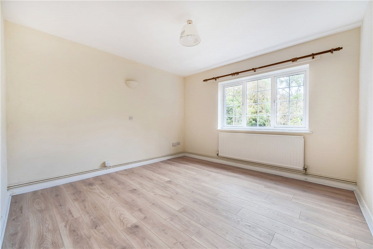 2 bedroom bungalow, Aldbourne Road, Baydon SN8 - Available