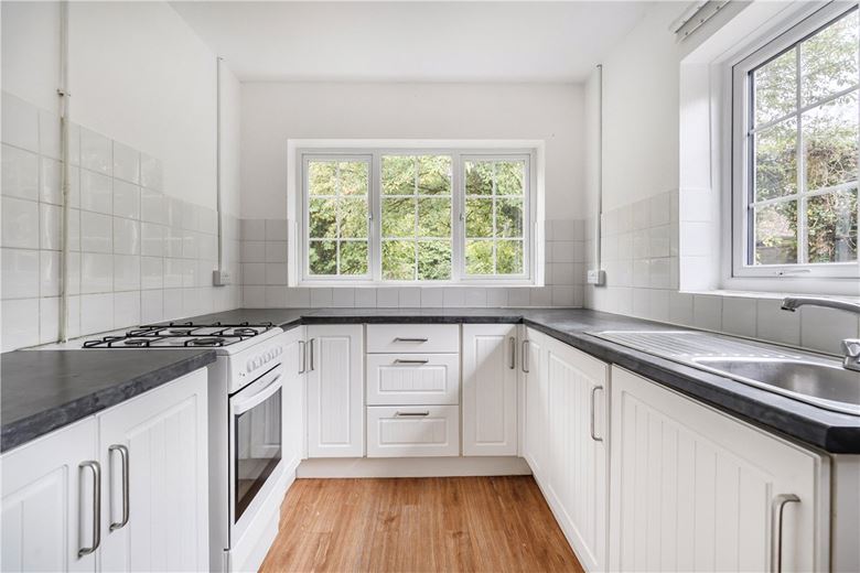 2 bedroom bungalow, Aldbourne Road, Baydon SN8 - Available