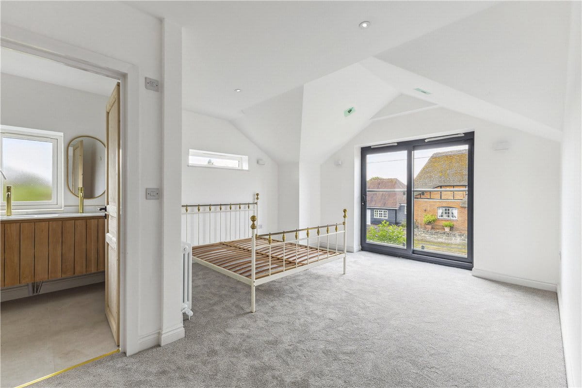 4 bedroom house, High Street, Burbage SN8 - Available