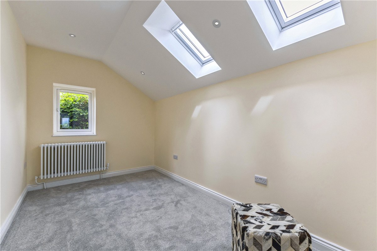 4 bedroom house, High Street, Burbage SN8 - Available