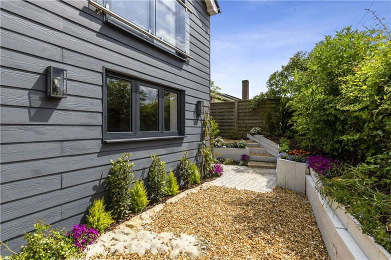 4 bedroom house, High Street, Burbage SN8 - Available