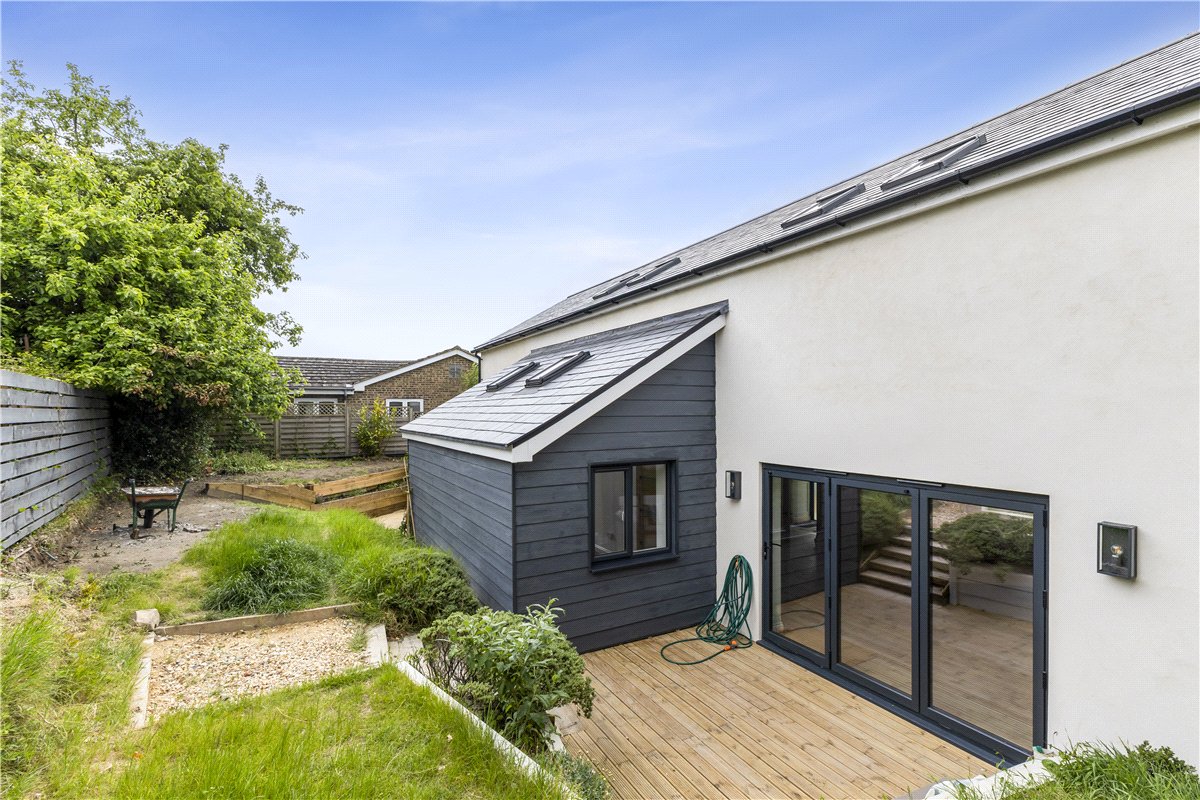 4 bedroom house, High Street, Burbage SN8 - Available