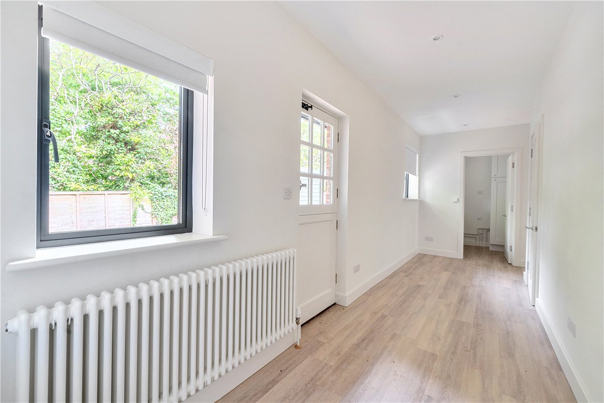 3 bedroom bungalow, Cardigan Road, Marlborough SN8 - Available