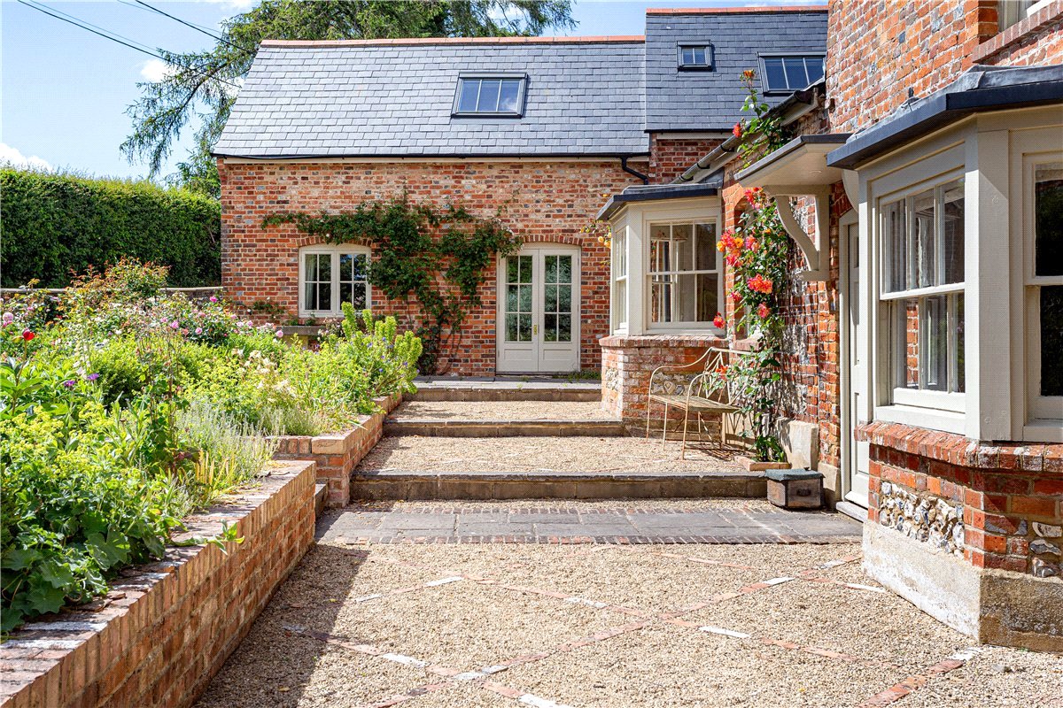 8 bedroom house, Oxenwood, Marlborough SN8 - Available