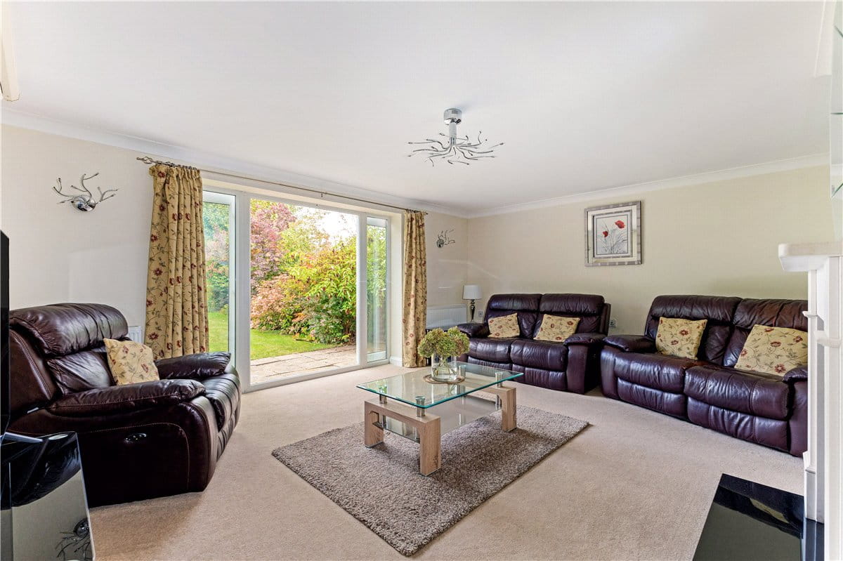 3 bedroom house, Eastsands, Burbage SN8 - Available