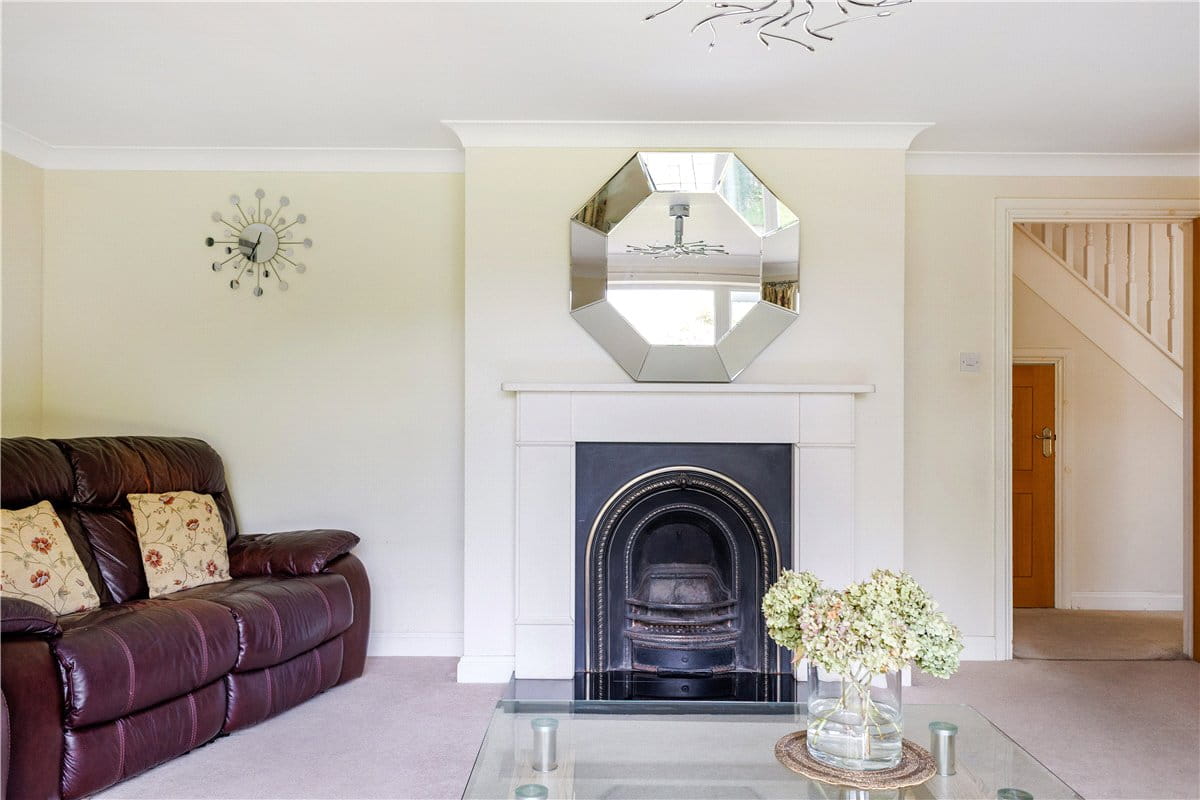 3 bedroom house, Eastsands, Burbage SN8 - Available