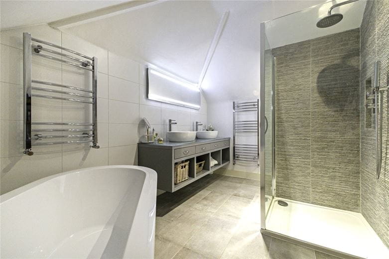 4 bedroom house, High Street, Manton SN8 - Available