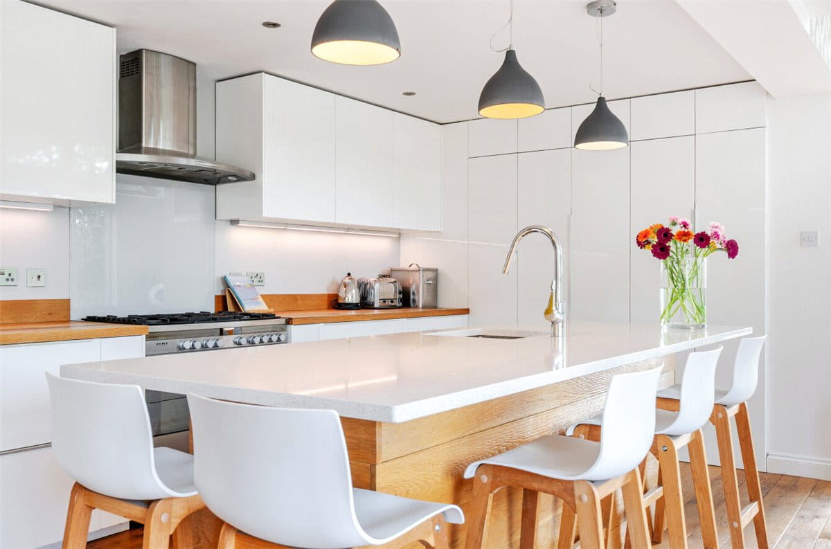 4 bedroom house, High Street, Manton SN8 - Available