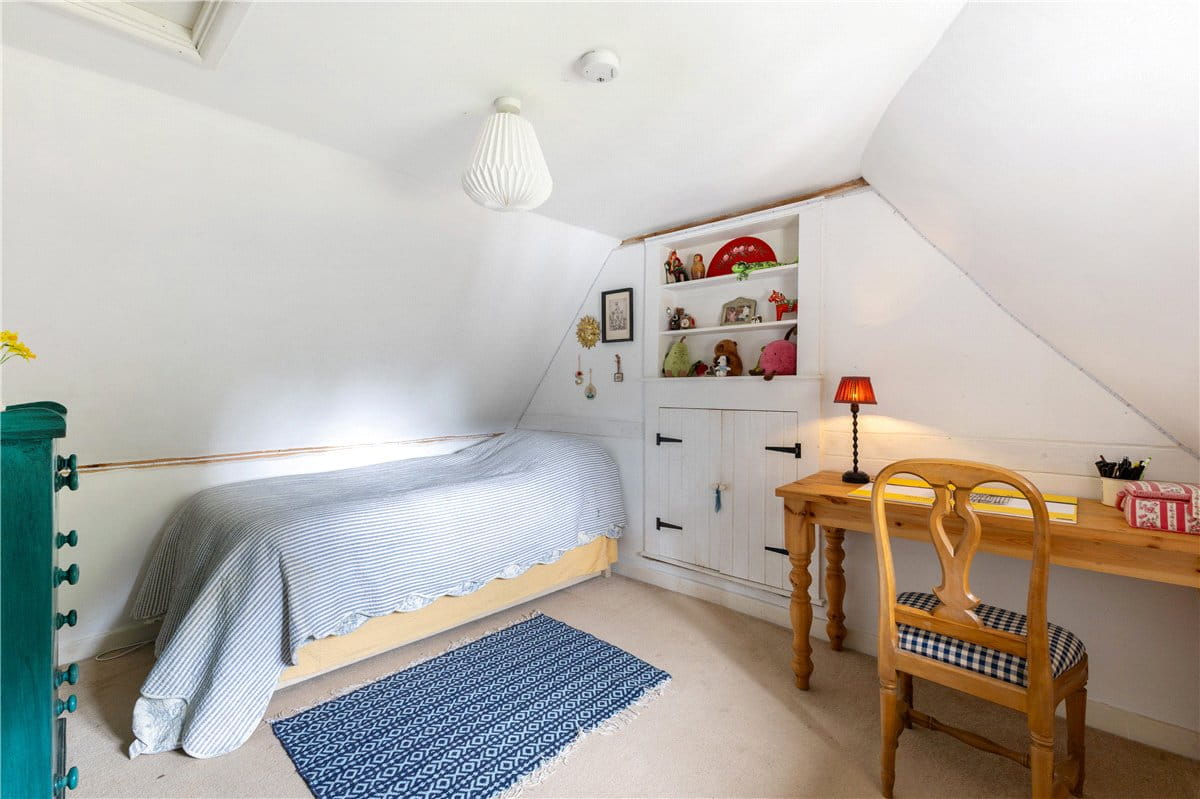 4 bedroom house, Easton Royal, Pewsey SN9 - Available