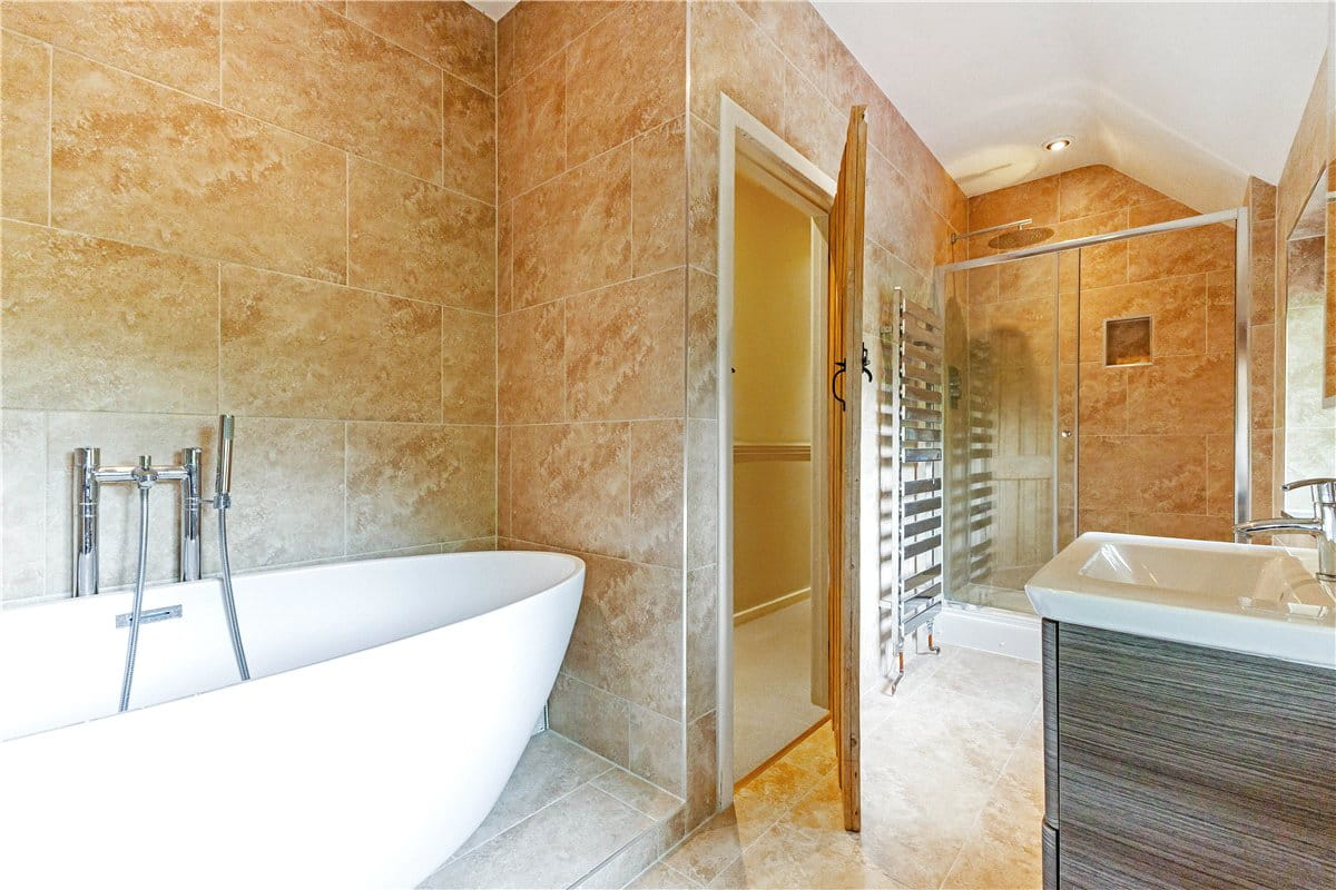 6 bedroom house, Hyde Lane, Marlborough SN8 - Available